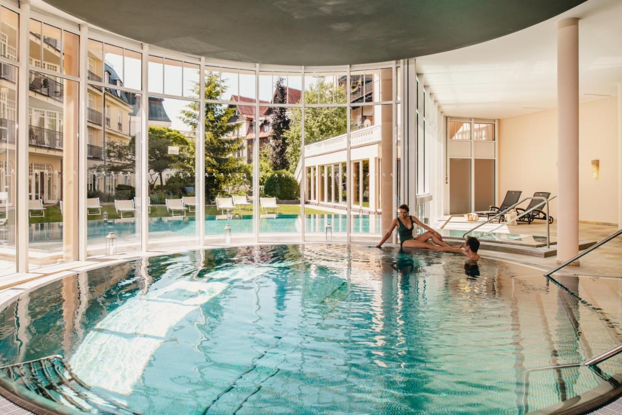 Falkensteiner Spa Resort Marianske Lazne Ngoại thất bức ảnh The indoor swimming pool